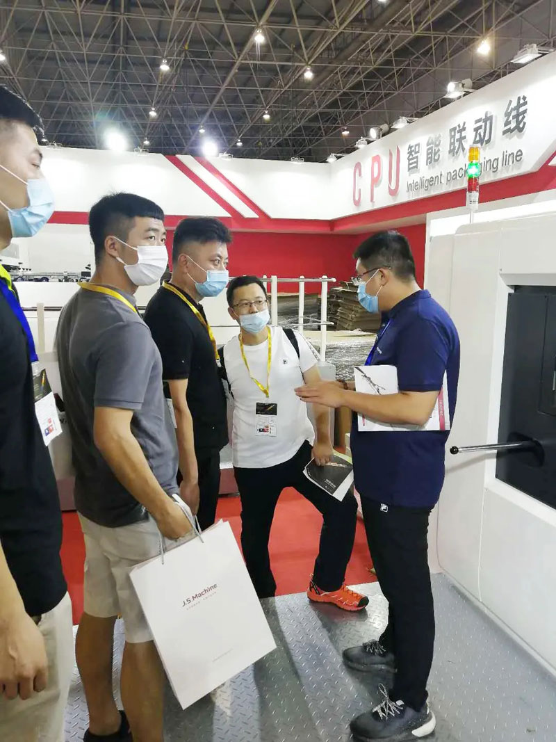 展會(huì)進(jìn)行時(shí)|直擊精彩瞬間，信川機(jī)械展臺熱潮連連