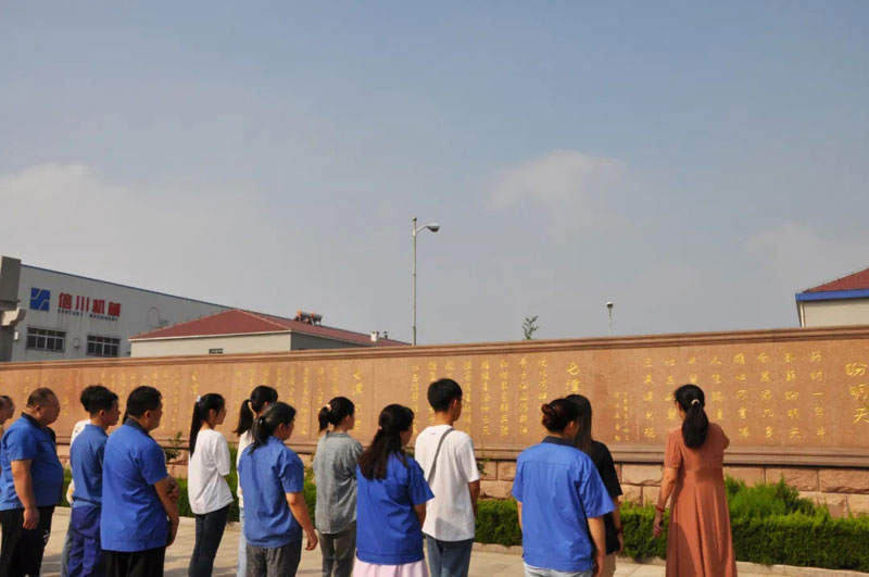 熱烈祝賀信川機(jī)械職工子弟金榜題名！