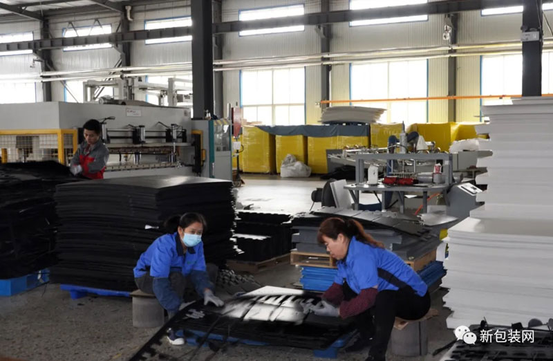 熱烈歡迎華商書院物流包裝聯(lián)盟蒞臨山東天利源參觀交流！