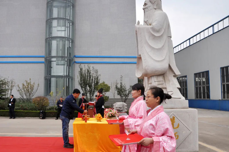 熱烈歡迎華商書院物流包裝聯(lián)盟蒞臨山東天利源參觀交流！